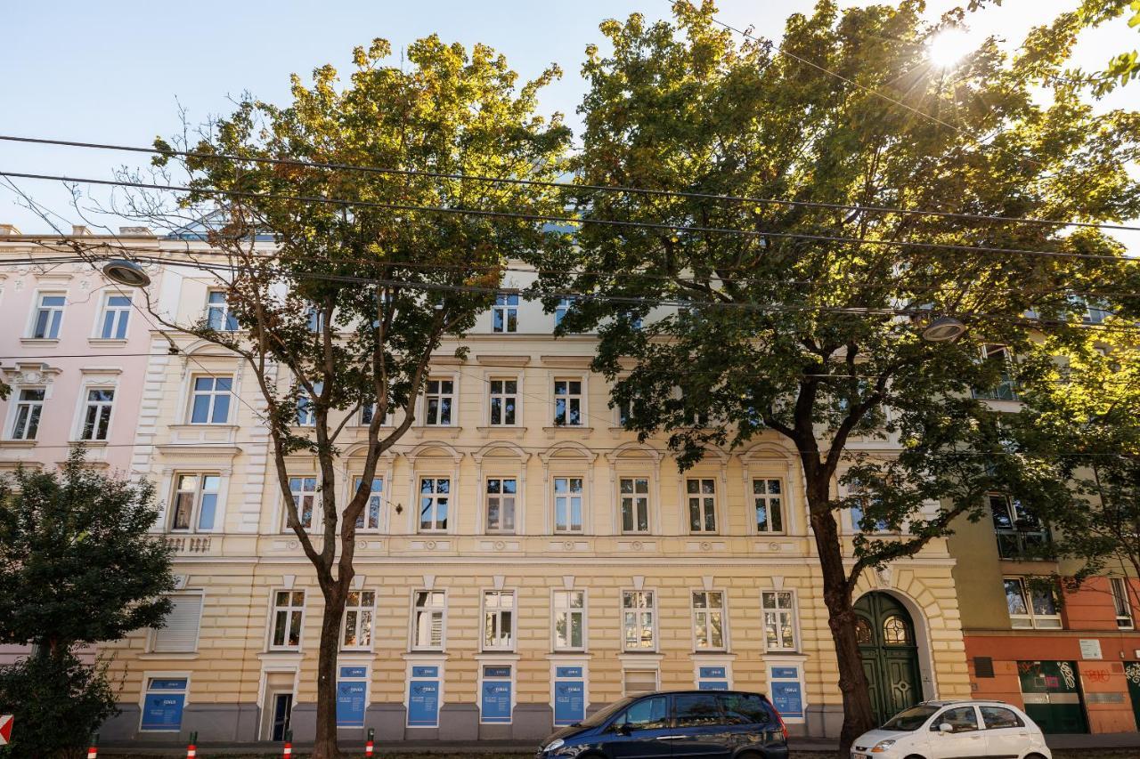 Apartments Next To Schoenbrunn Vienna Esterno foto